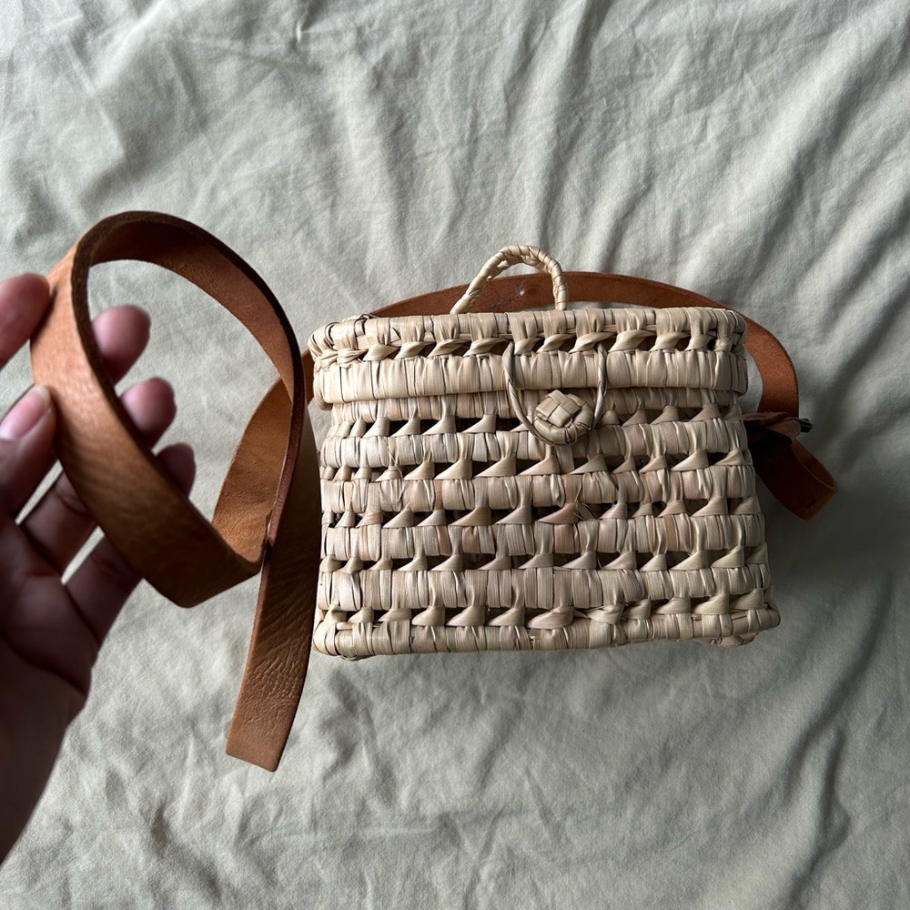 Adorable square wicker bag